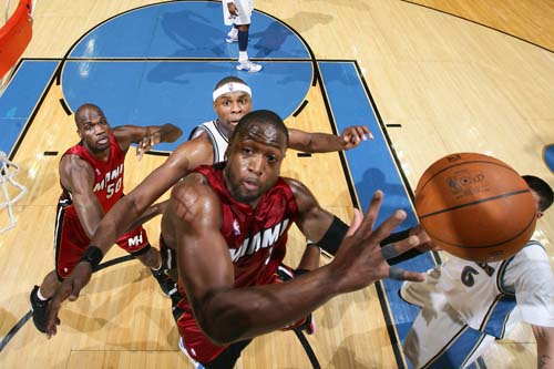 层想试探舆 层想试探舆